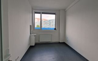 Spatiu comercial renovat si amenajat pentru a fi folosit ca o clinica medicala - Poză 12