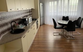 De vanzare apartament 3 camere/ zona Tractorul - Poză 8