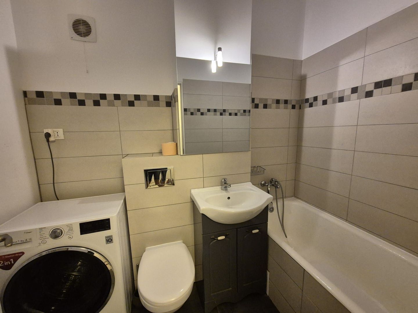 Exclusivitate - Imobil situat lângă pădure - Poză 5