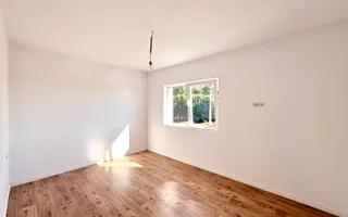 Duplex cu 4 camere, despărțit prin camera tehnica | Mosnita Noua - Poză 11