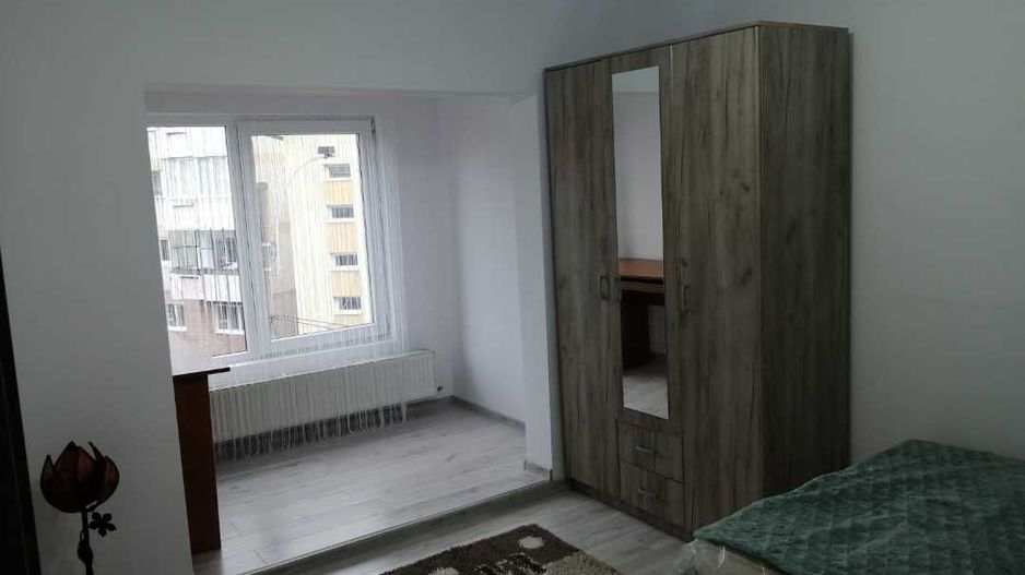 Vând apartament 3 camere + living, Mărăști, finisat. - Poză 1