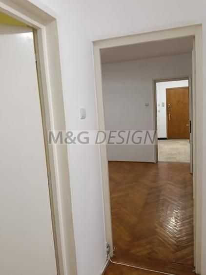 Vând apartament cu 3 camere zona centrala - Poză 10