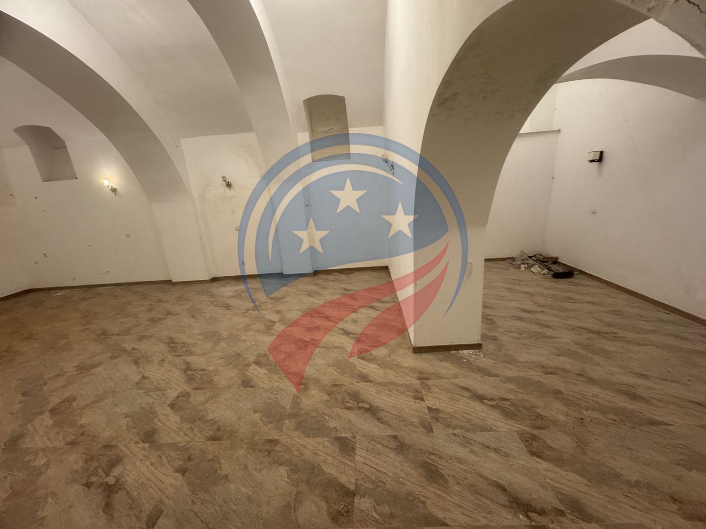 Spațiu de închiriat ultracentral – ideal pentru afacerea ta! - Poză 20