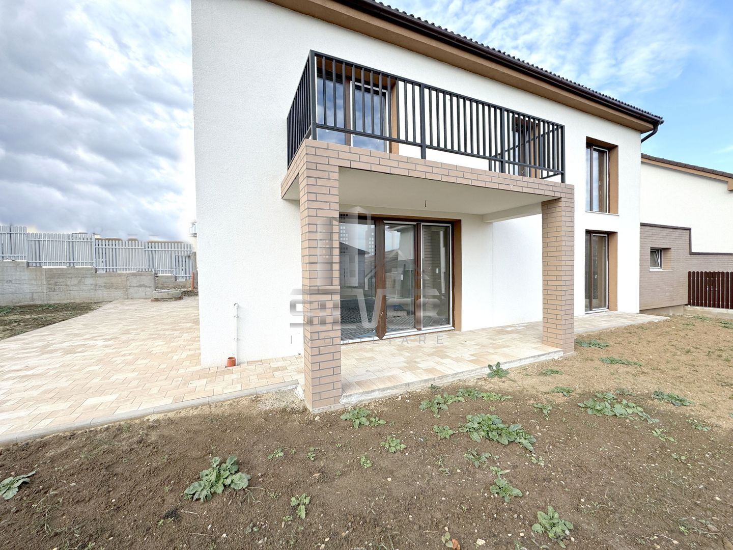 Casa alipita prin garaj/Teren 417 mp/CF. - Poză 1