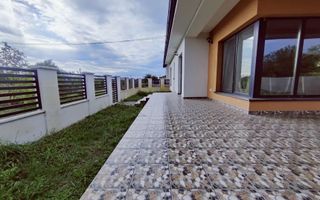 Vilă cu terasă de vis, mansardă cochetă și confort deplin I Sacalaz - Poză 1