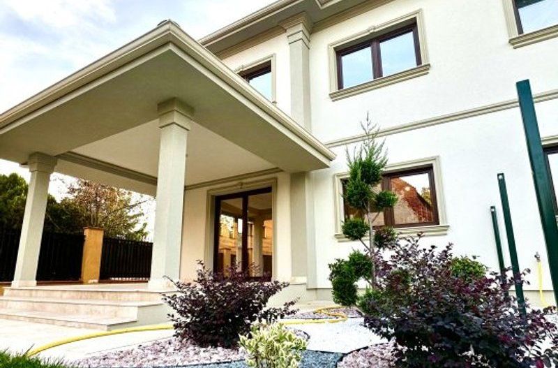 Construcție noua, accente elegante, stil exclusivist -  zona Mehala - Poză 1