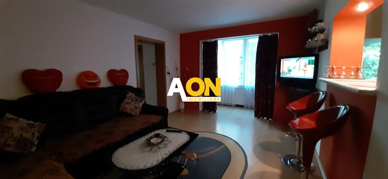 Apartament 3 camere, etaj 1, Cetate - Poză 2