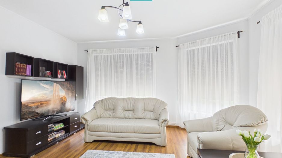 Casă cu 5 camere și teren 562 mp, Curtici - Poză 7