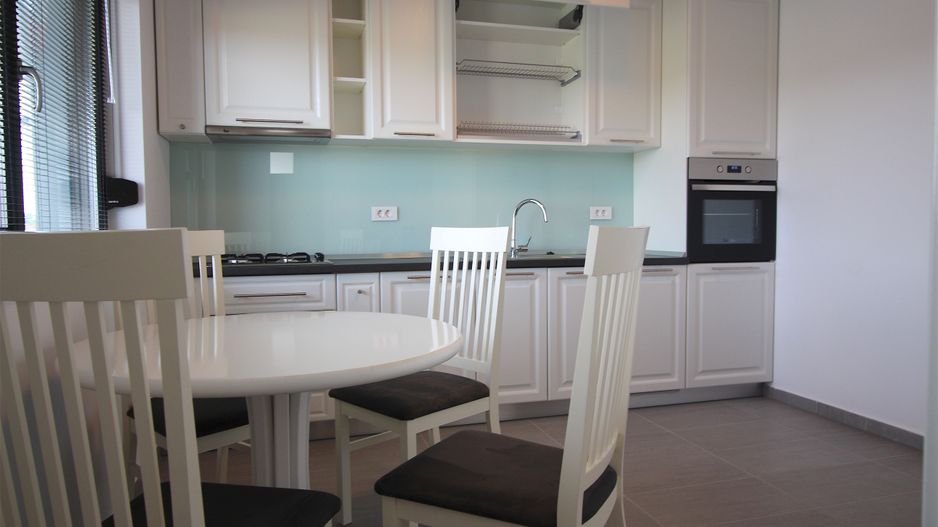 Apartament cu 3 camere de închiriat în zona Nord - Poză 12