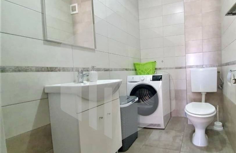 Apartament la vila/ 3 camere/ 2 bai/2 parcari/2 balcoane +pod 90 mp - Poză 6