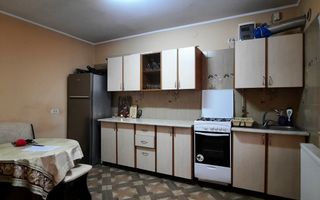 Acasă într-o casă din Coiciu lângă Institutul de Marină - Poză 1