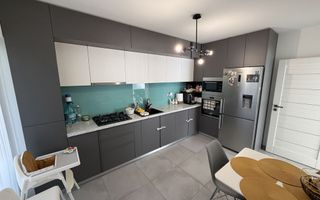 VAnzare apartament 3 camere cu gradina Sannicoara - Poză 1