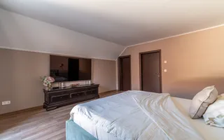 Proprietate exclusivista de vanzare: 2 case | 9 camere | 2000 mp teren - Poză 47