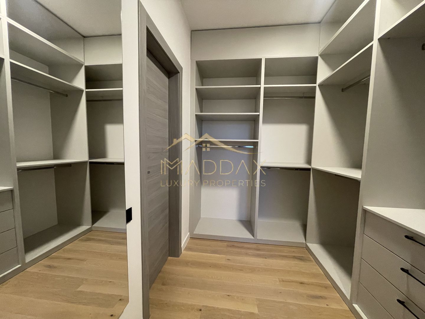 **APARTAMENT ELEGANT** FLOREASCA **CU VEDERE SPECTACULOASA CATRE LAC - Poză 27