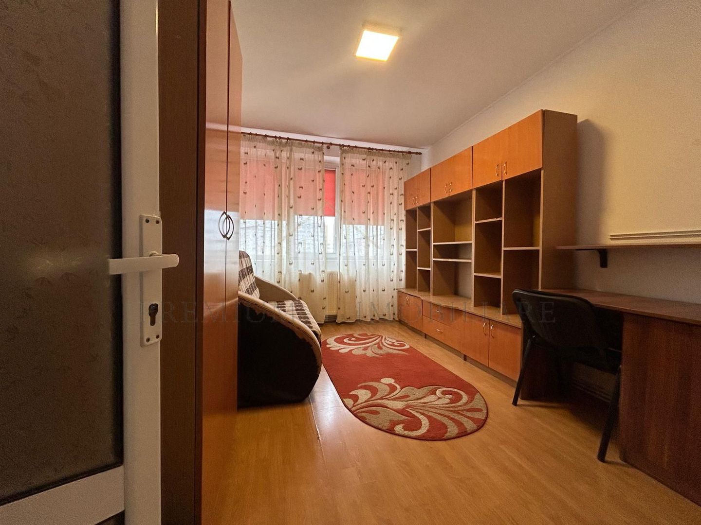 Apartament 2 camere semidecomandat – Etaj 3 – Balcon 7 mp - Poză 3