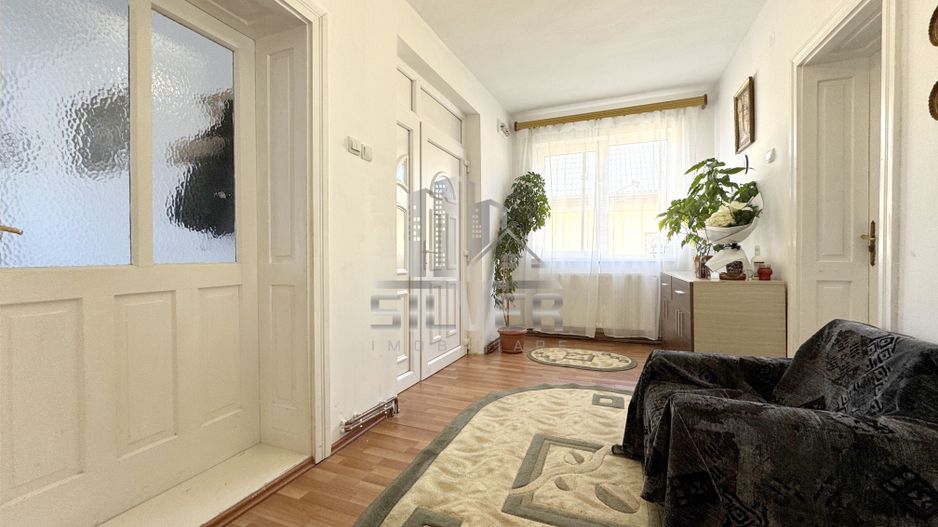 Casa pe 3 niveluri cu teren de 1900 mp in Com. Baisoara. - Poză 15