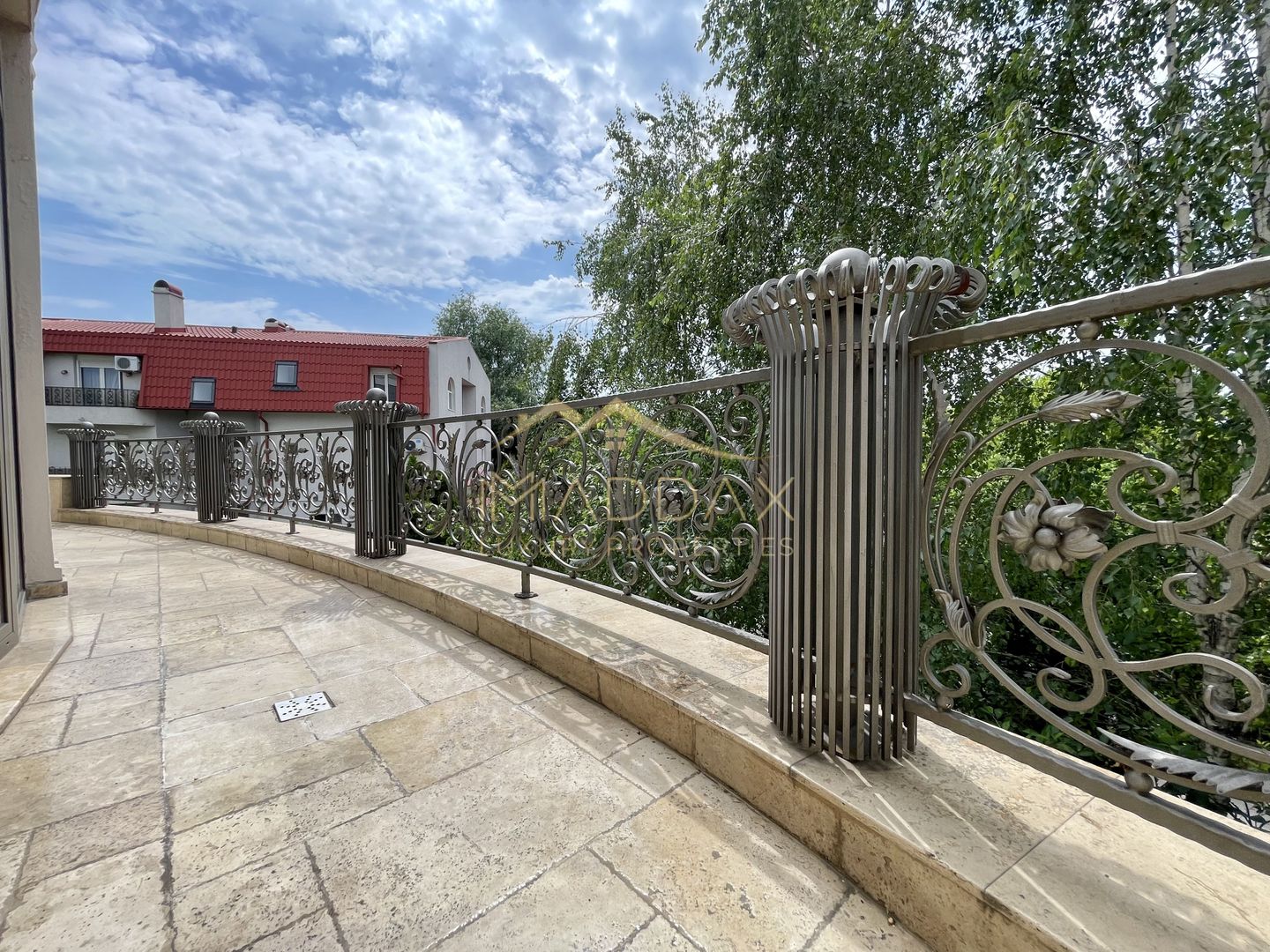 Impressive Villa *1500 SQM usable* 2613 SQM land / Open to the lake - Poză 57