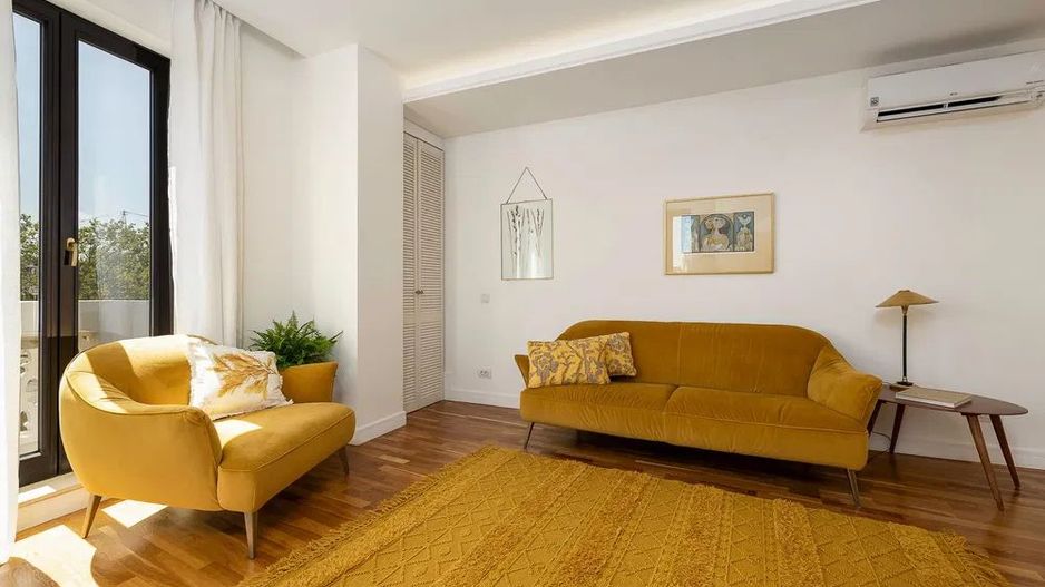 Remarcabil apartament 2 camere intr-o cladire simbol a Bucurestiului - Poză 3