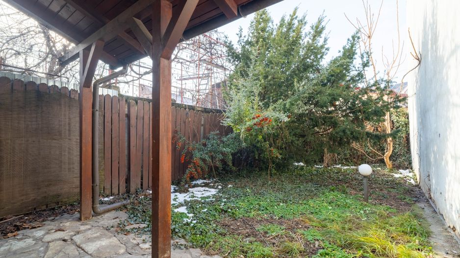 Apartament central, spațios, ideal pentru familie numeroasă. - Poză 3