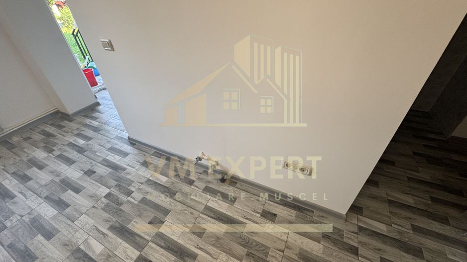 SPAȚU COMERCIAL 34 MP CAMPULUNG VIZAVI DE CENTRU MEDICAL CLUBUL SANATĂȚII - Poză 12