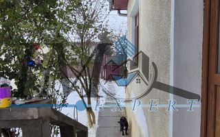 Casa ,curte și gradina.Teren cu 2700 mp. - Poză 10