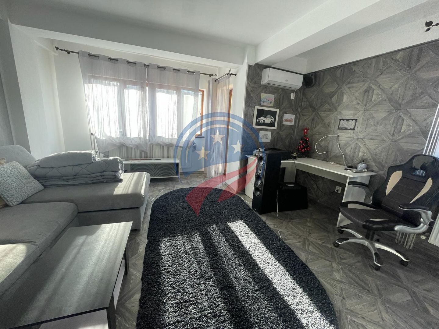 Casa moderna alcatuita din trei apartamente, zona Rovine - Poză 1