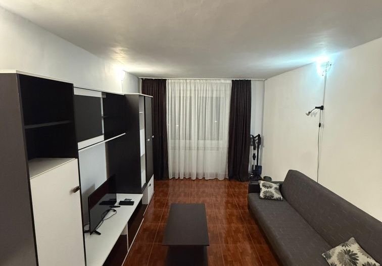 Apartament 2 camere de închiriat Apărătorii Patriei Centrală proprie - Poză 2