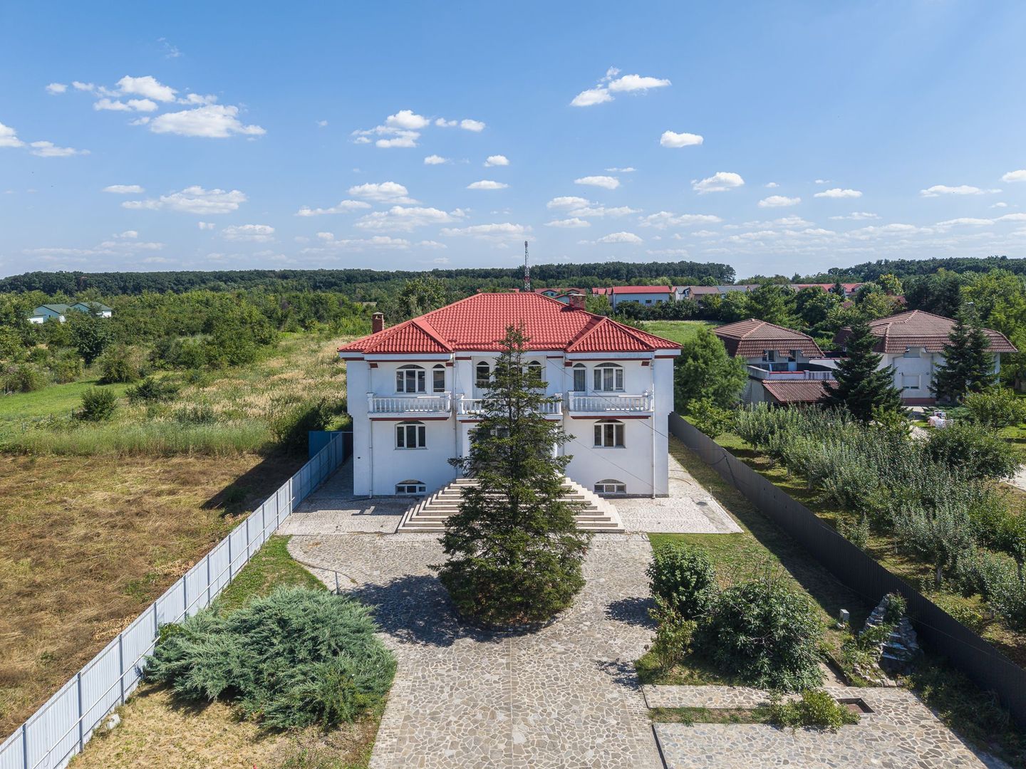 Domeniu privat 5.000 mp, cu reședință de 625 mp și piscină, Corbeanca - Poză 2