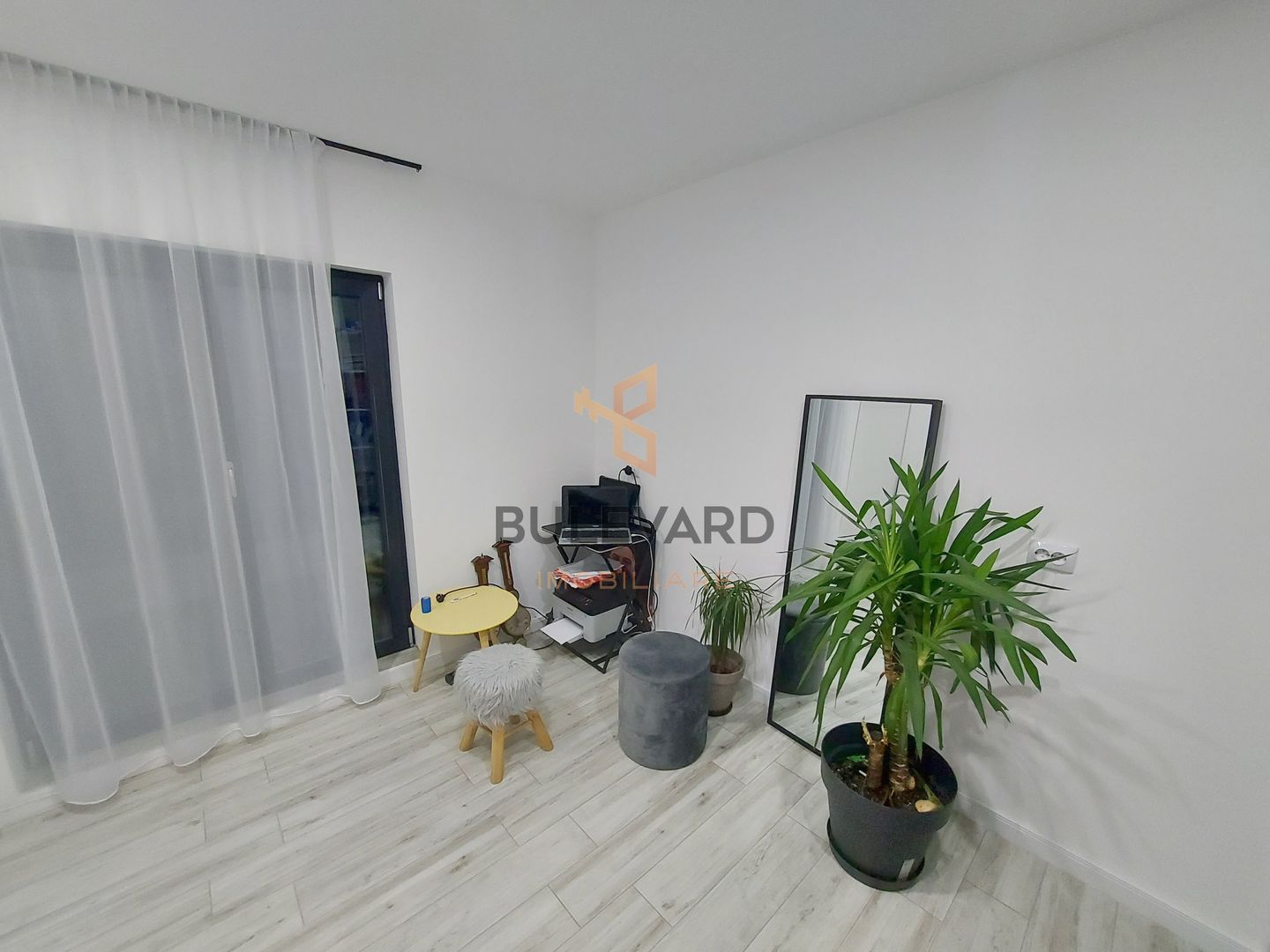 Penthouse cu terasa de 72 mp, zona strazii Eroilor! - Poză 11