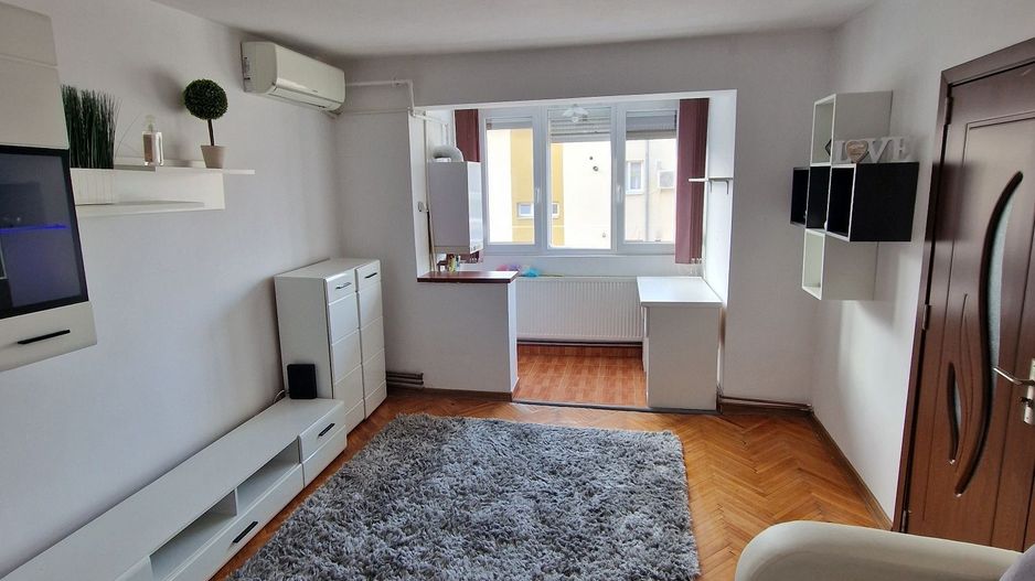 Calea Martirilor | 3 Camere | Centrala proprie | Aer conditionat | Rulouri - Poză 1