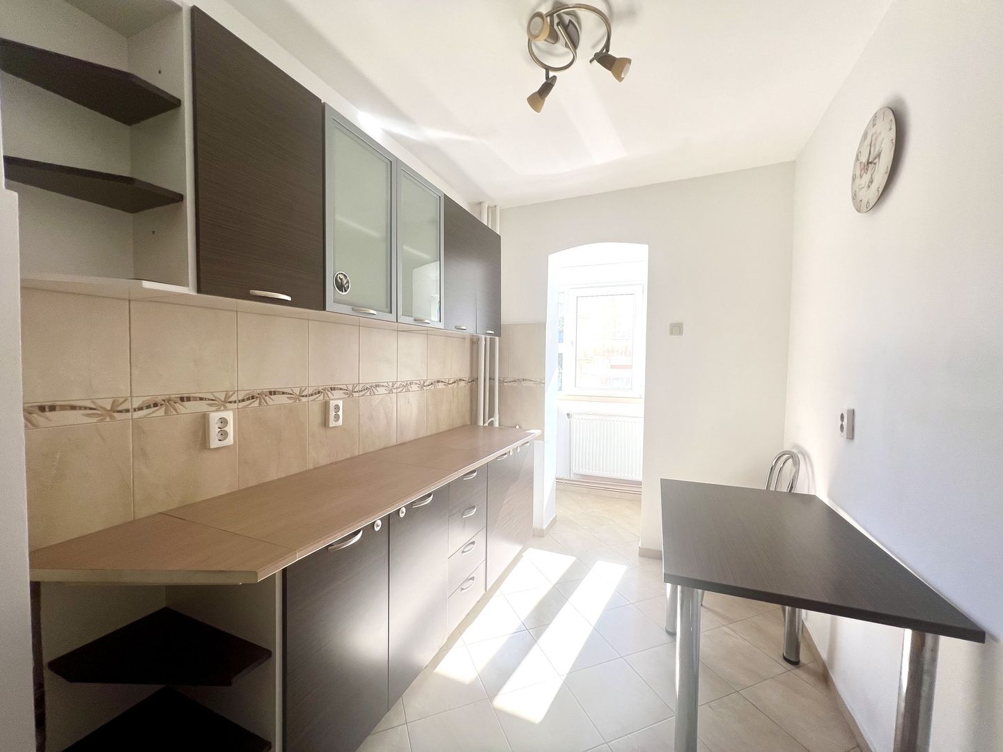 APARTAMENT DECOMANDAT- ZONA CETATII - Poză 3