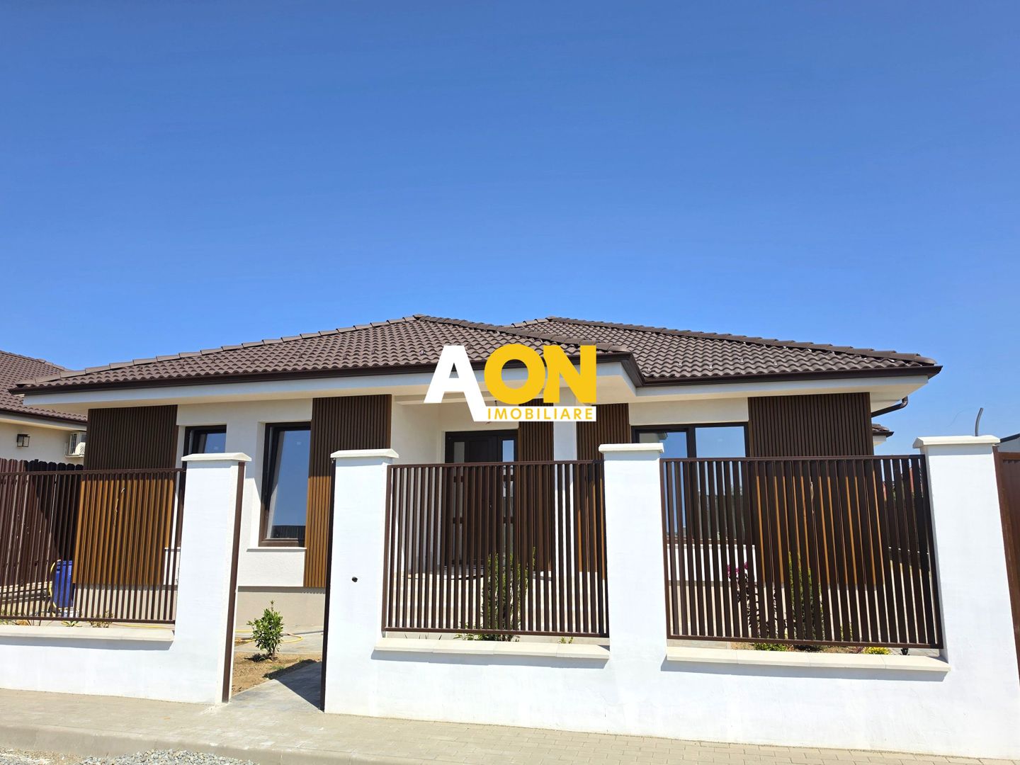 Casa noua, 4 camere, cu predare la cheie, 510 mp teren, Cetate - Poză 1