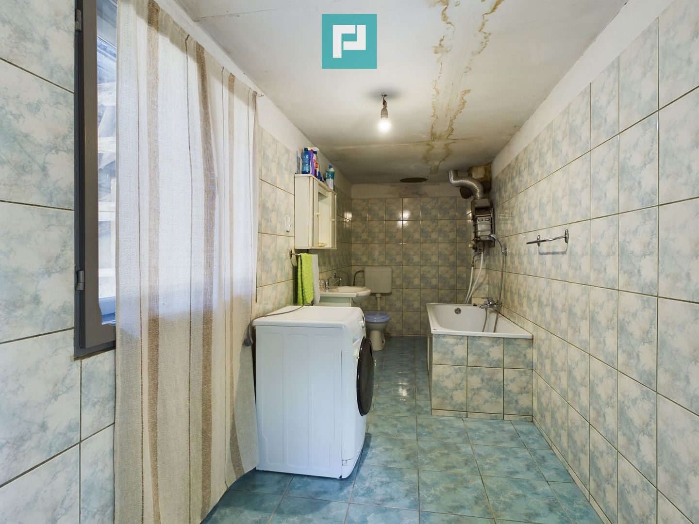 Casă cu 4 camere în Cruceni - Poză 8