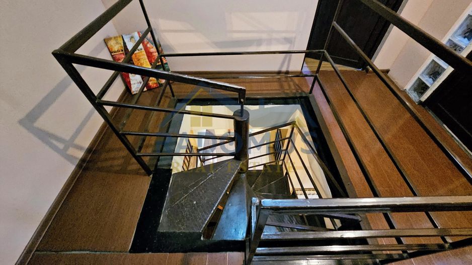 Vilă spațioasă, central, ideală pentru activități comerciale/birouri - Poză 15