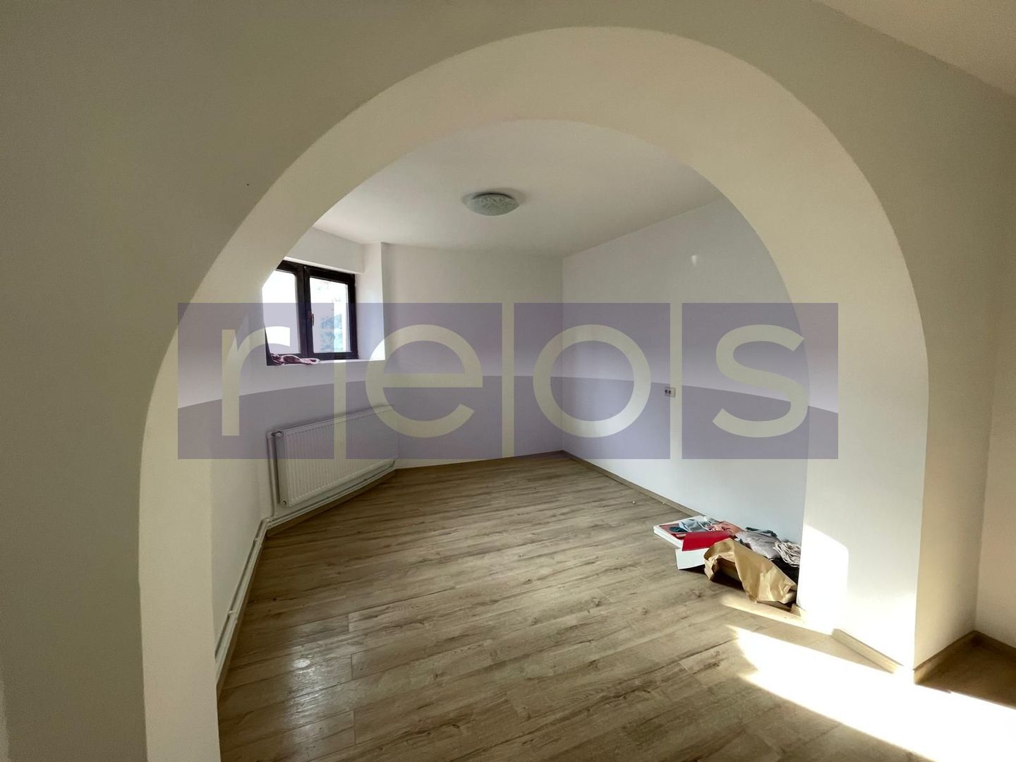 VANZARE STUDIO DUBLU 50MP DEMISOL BANU MANTA VICTORIEI CENTRALA PROPRIE - Poză 2