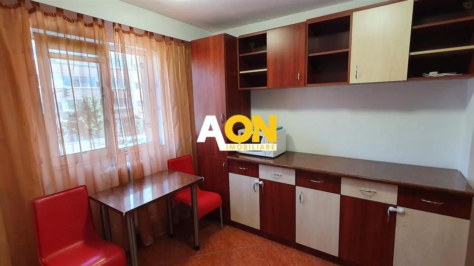 Apartament 3 camere, etaj 1, Cetate, zona Liceului Militar - Poză 4