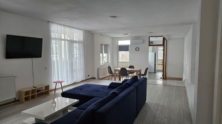 Apartament cu 3 camere la vila pe Bdul Victoriei Sibiu - Poză 1