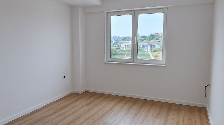 Apartament 2 camere 45 mp 70.000euro Hlincea - Poză 1