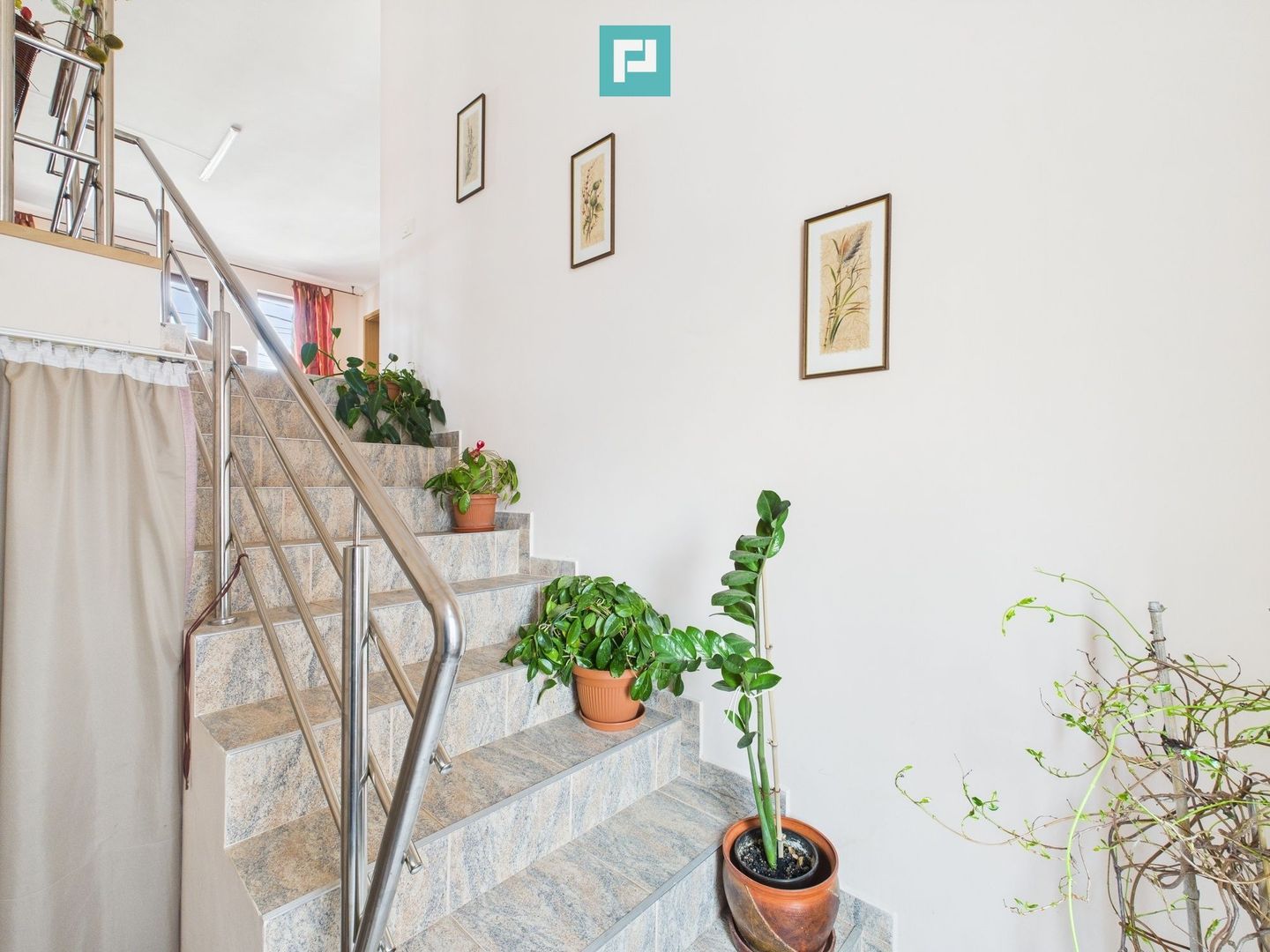 Vilă cu 7 camere, zona Aradului - Poză 13