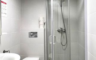 Casa renovata complet! 210 mp utili pe teren de 548 mp! - Poză 15