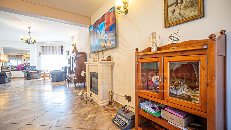 Casa P+1 in Palazu Mare - Teren de 455 mp cu Piscina si Garaj - Poză 20