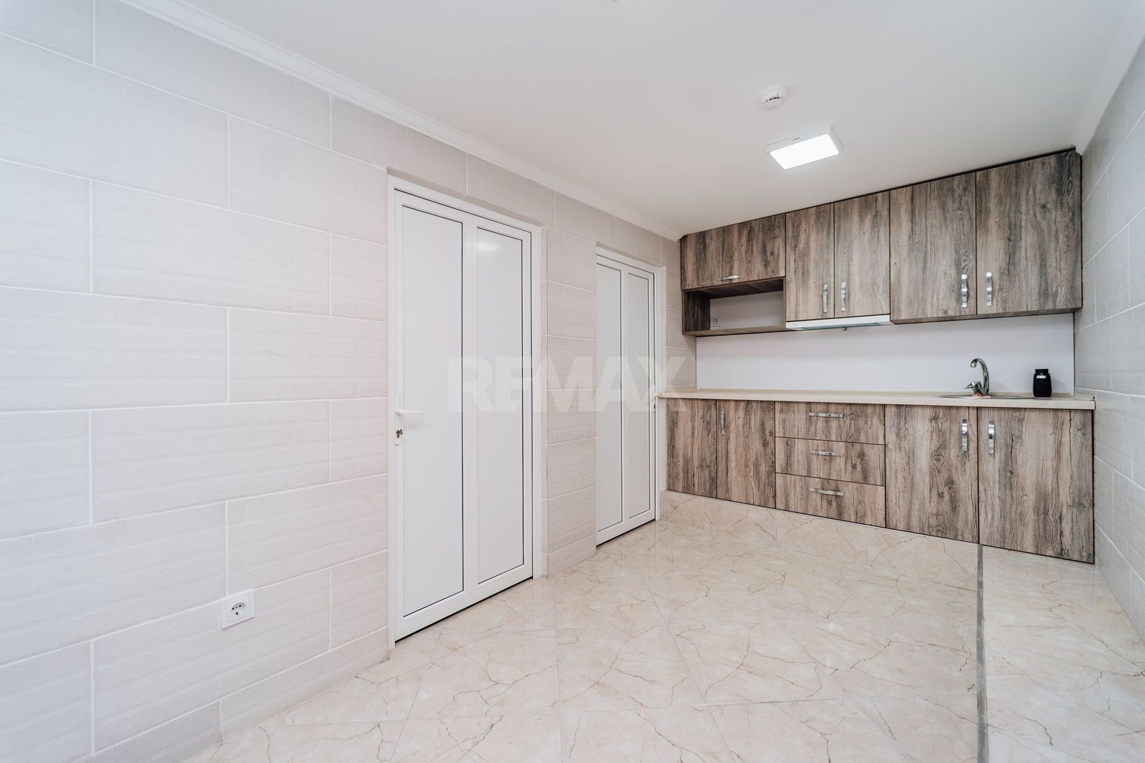 Spre chirie I Spațiu Comercial I 140 m2 I Buiucani I Prima linie - Poză 9