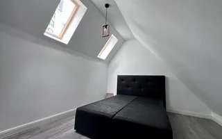 Casa cu acces securizat, curte si balcon | Buna Ziua - Poză 15