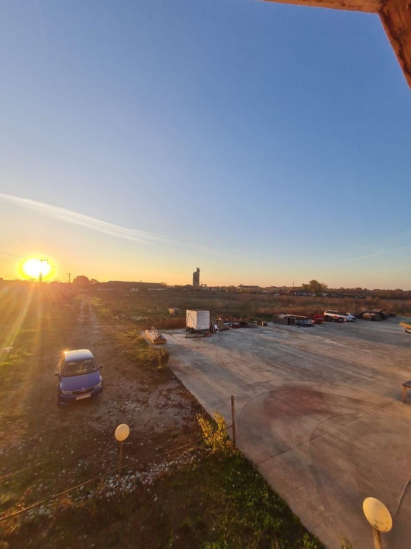 Casa cu teren de 14340 mp în Jebel/Pretabila pentru afacere - Poză 49