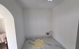 Apartament 3 Camere Decomandat - Spatios - in Zona 1 Mai - Poză 5