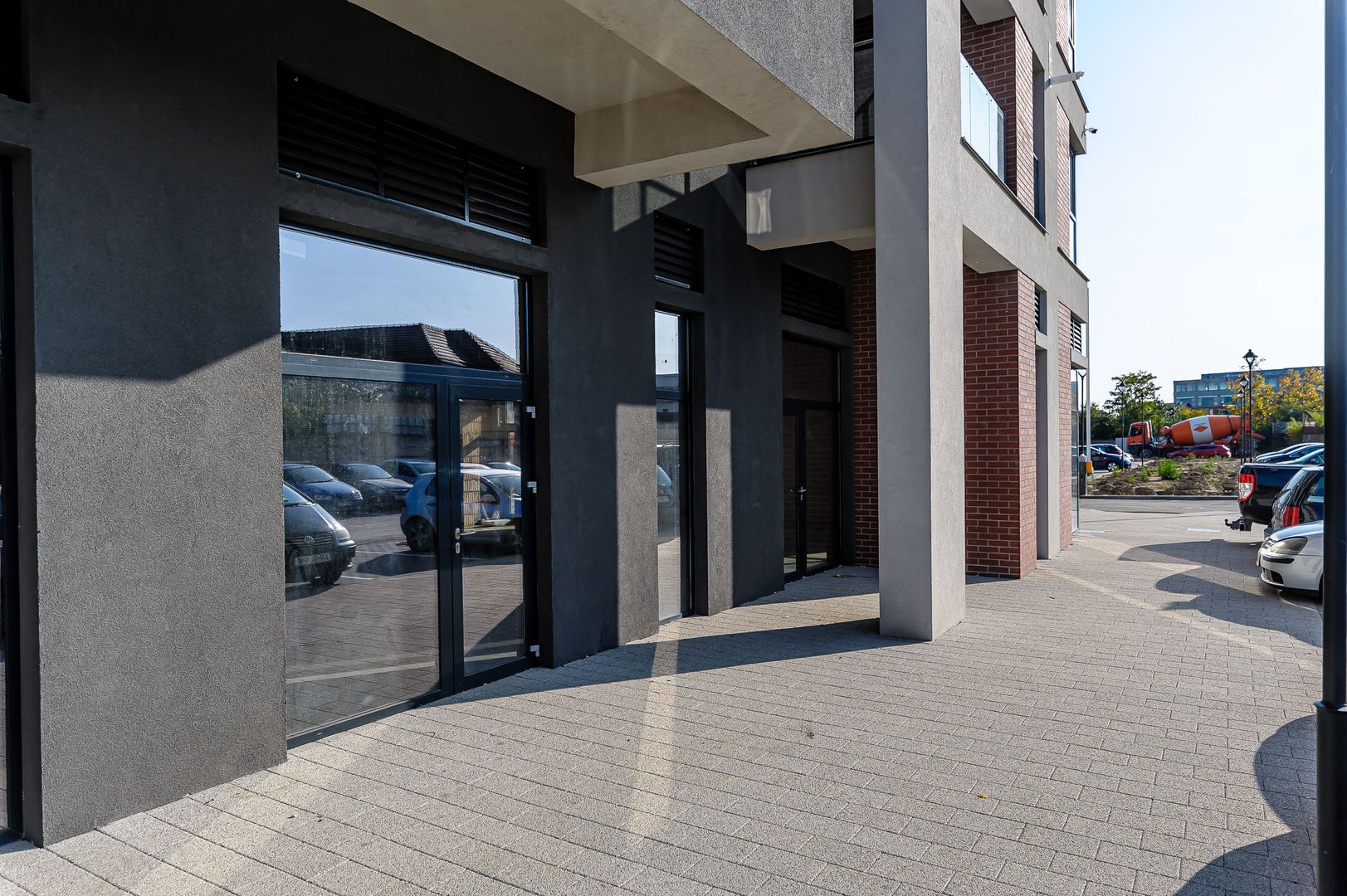 Spațiu comercial de 77 mp, Adora Park. - Poză 2