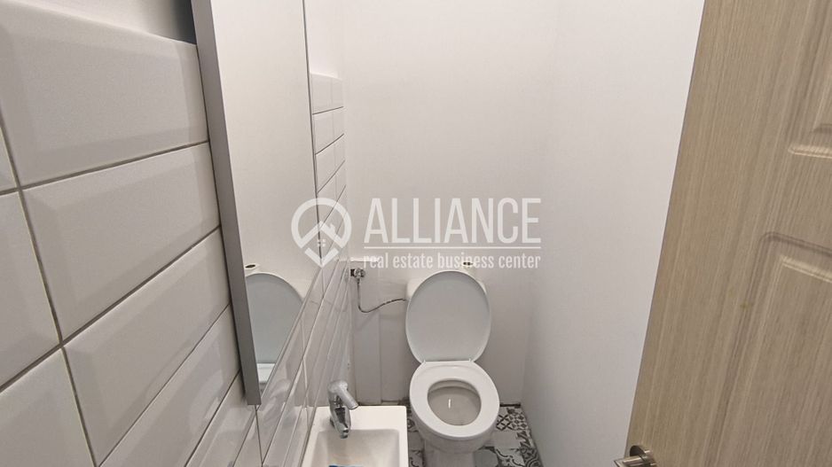 CAPITOL - Bdul Mamaia parter de vila stradal! - Poză 13