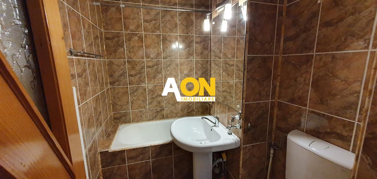 Apartament 3 camere, etaj 1, Cetate, zona Liceului Militar - Poză 9