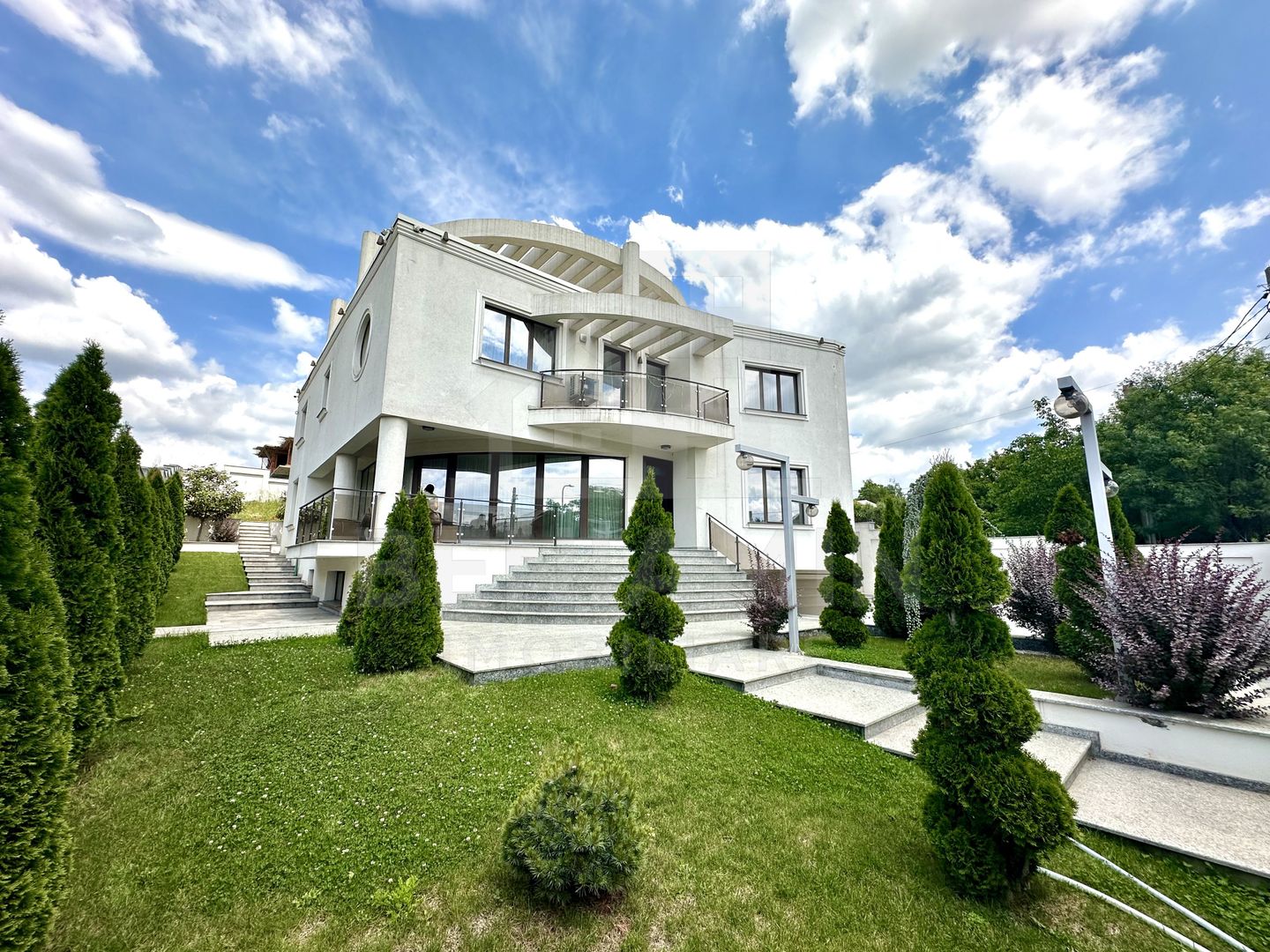 Vila impunatoare -Lux -Panoramic D+P+2 Hanul Doctorului 550mp util - Poză 1