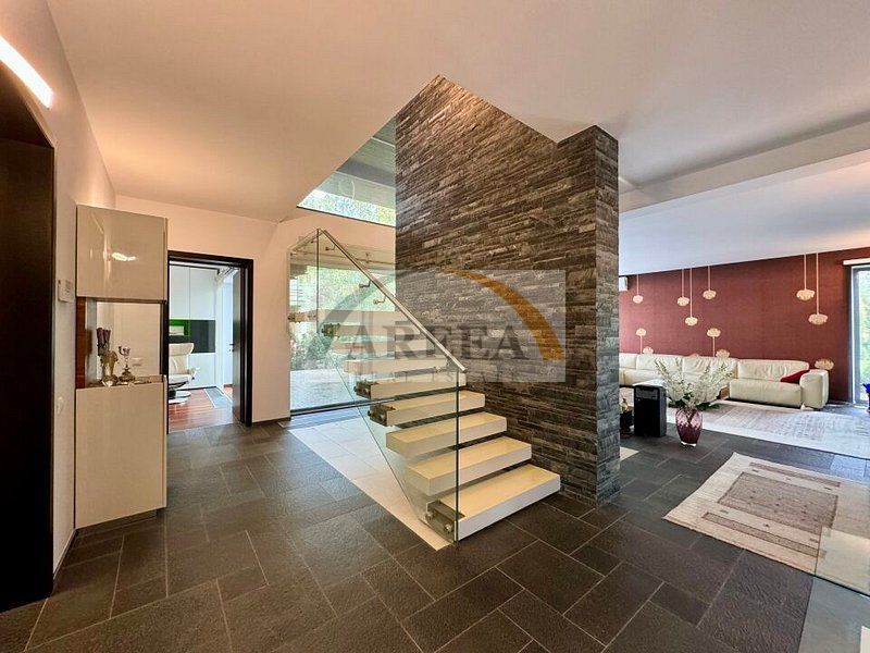 Vila lux de vanzare in cel mai dorit complex din Erou Iancu Nicolae-locatie rara - Poză 8